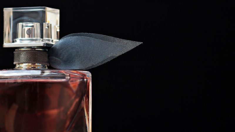 Jakie perfumy kupić? Propozycje męskich i damskich zapachów